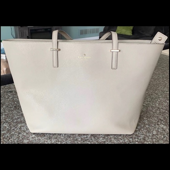 kate spade Handbags - Kate Spade Tote